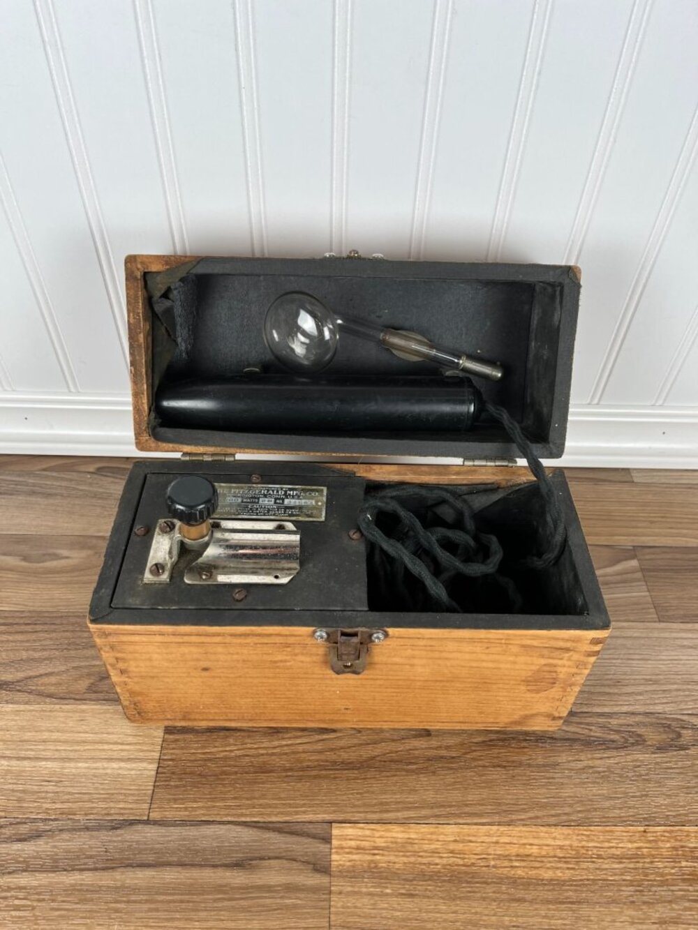 Antique Fitzgerald Mfg Violet Ray Quack Machine RARE Device